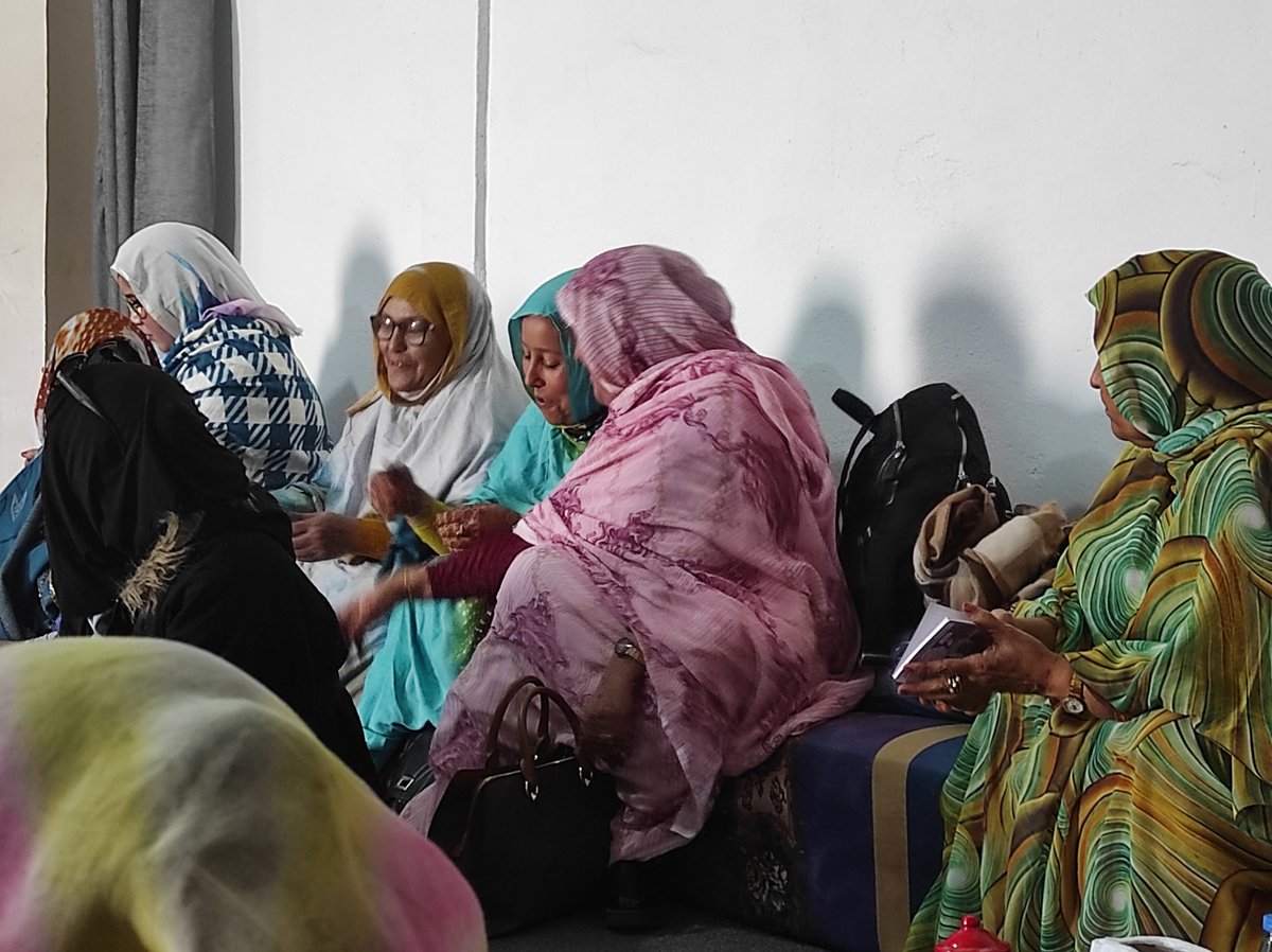 Jadiyetumohtar's tweet photo. #Conclave de #MujeresSaharauis para debatir y tratar temas relativos a la importancia de la participación #politica en el movimiento de liberación #FPOLISARIO y en las instituciones de la #RASD vísperas de la celebración del 16 congreso del #Polisario que se celebra el 13 d enero https://t.co/pLbVJSwAKE