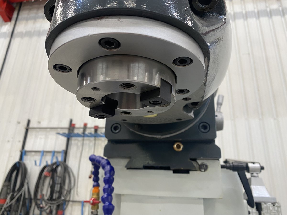 DidelonMO's tweet image. 📢 𝐕𝐄𝐍𝐓𝐄 𝐃&apos;𝐔𝐍𝐄 𝐅𝐑𝐀𝐈𝐒𝐄𝐔𝐒𝐄 𝐍𝐄𝐔𝐕𝐄 𝐀𝐑𝐑𝐎𝐖 Type FU1000G en Suisse 📍✔

⚙ Tête universelle Type Huron
⚙ Course 1000x300x450mm
⚙ Broche verticale en SA40 - 45 à 1660 tr/min
⚙ Avances automatiques sur les 3 axes

#vente #fraiseuse #arrow #dmo #mecanique