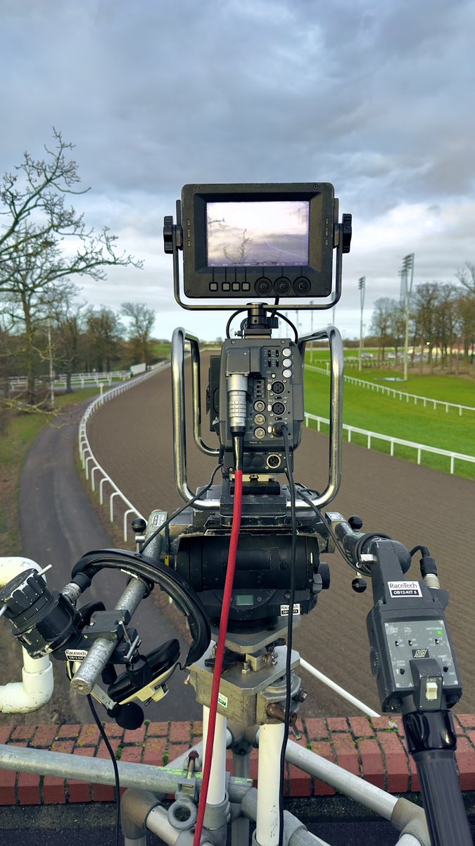 sailingcamman's tweet photo. Grass Valley at Chelmsford 

#cameraman #camera #cameraoperator #broadcast #outsidebroadcast #grassvalley #behindthescenes #horses #horseracing #livebroadcast https://t.co/z31SAOxxJU