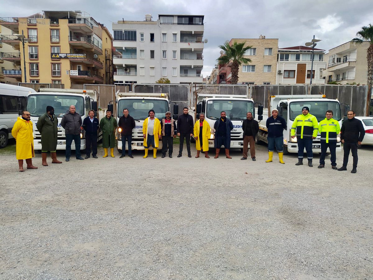 aydinhabercomtr's tweet photo. Geçtiğimiz günlerde, Meteoroloji Genel Müdürlüğü tarafından yapılan yağış ve fırtına uyarısının ardından Didim’de sağanak yağış ve fırtına etkisini gösterdi.

Dün öğle saatlerinden itibaren Didim’ietkisi altına alan şiddetli yağış ve fırtınadan

https://t.co/0cEAPwE0mr https://t.co/4GERaplPm6