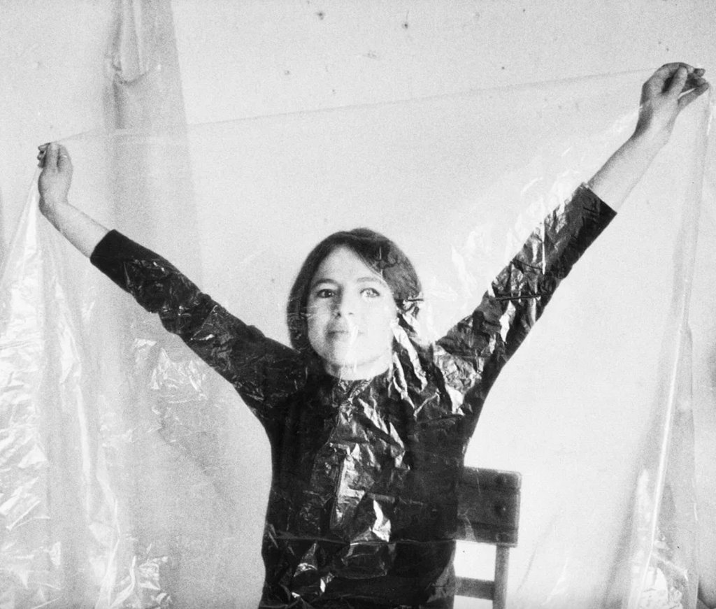 Happy Birthday Eva Hesse!        