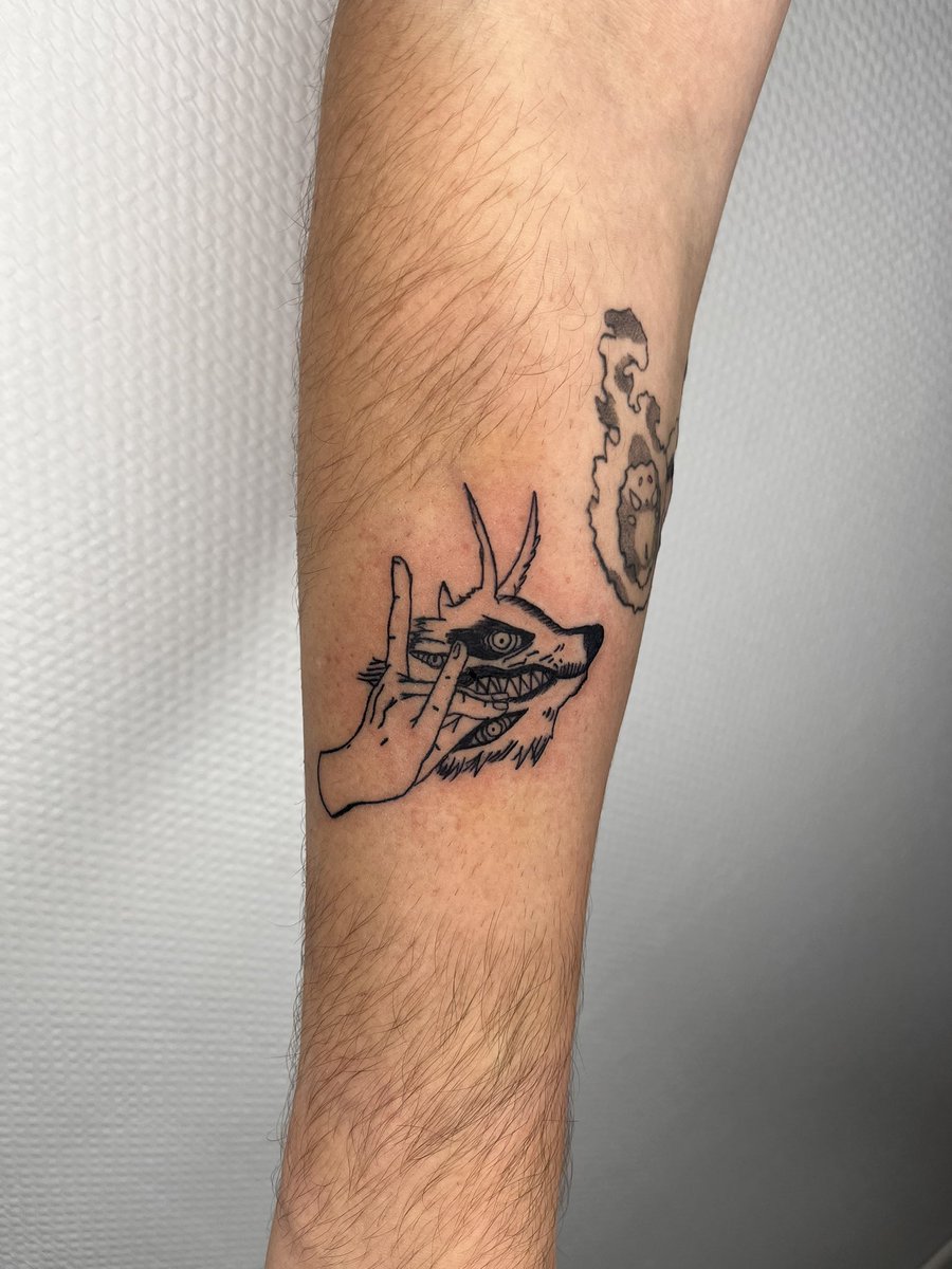 hugoorblt's tweet photo. Hey 👋 

Je suis un jeune tatoueur sur Clermont et je cherche un shop voici un peu de mon travaille 
-> ugozni_tattoo sur insta https://t.co/UalwLiXZ1v