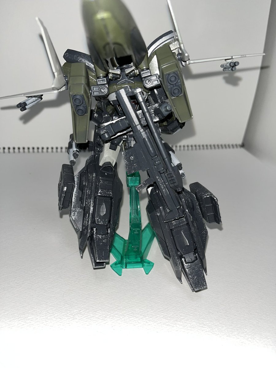 A31650072's tweet photo. #オーディーン  完成しました！！
機体名:オーディーンMB
　　　　　（ミリタスブースター）
オーディーンMのデータを元に
より実戦向けの装備を施したLBX。
股部にあるバーニアユニットは、
オミットされているものの、
代わりに両脚部に長距離用のブースターを装備しており、
高い継戦能力を得ている https://t.co/YODZnotSw7