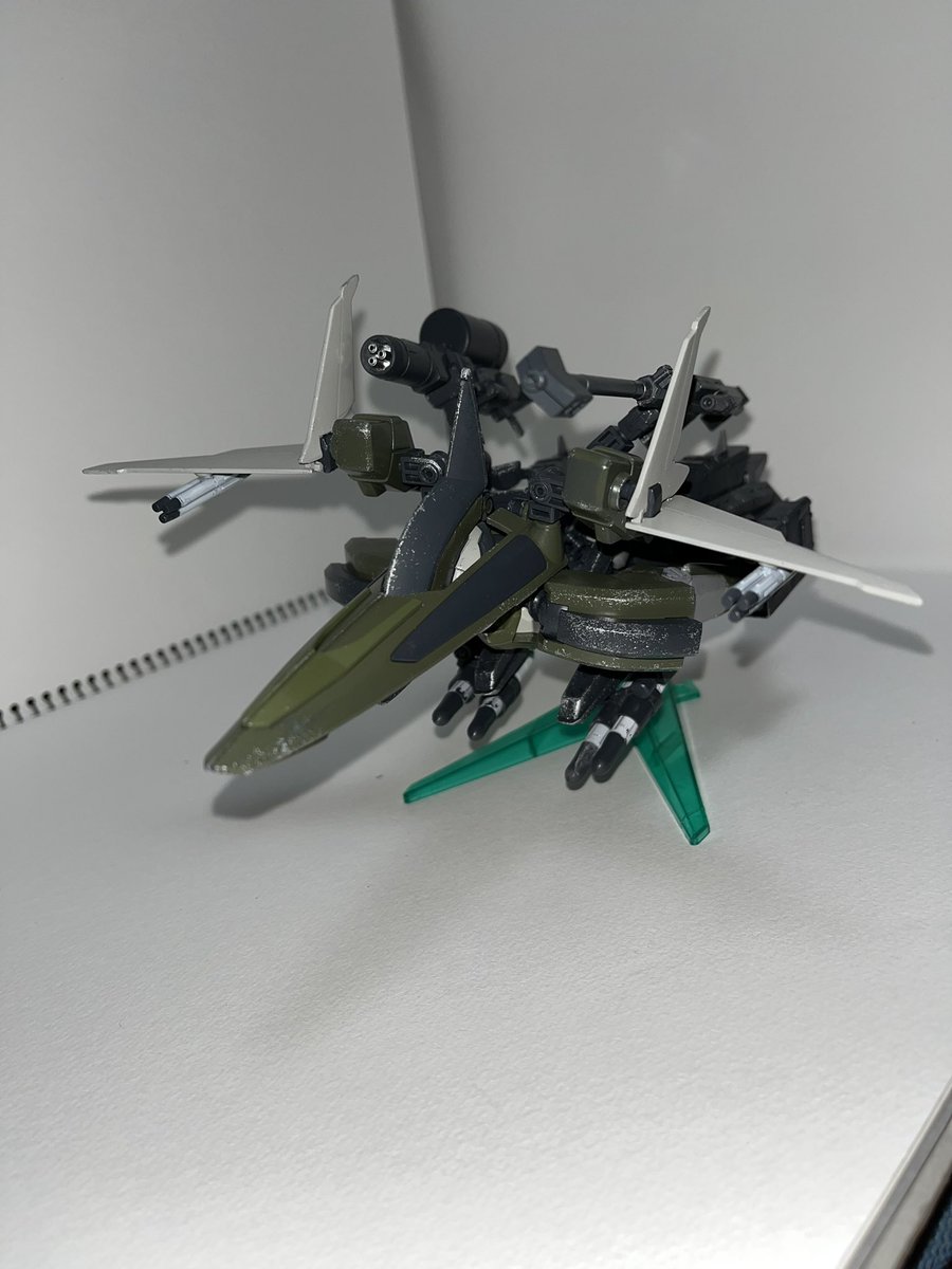 A31650072's tweet photo. #オーディーン  完成しました！！
機体名:オーディーンMB
　　　　　（ミリタスブースター）
オーディーンMのデータを元に
より実戦向けの装備を施したLBX。
股部にあるバーニアユニットは、
オミットされているものの、
代わりに両脚部に長距離用のブースターを装備しており、
高い継戦能力を得ている https://t.co/YODZnotSw7