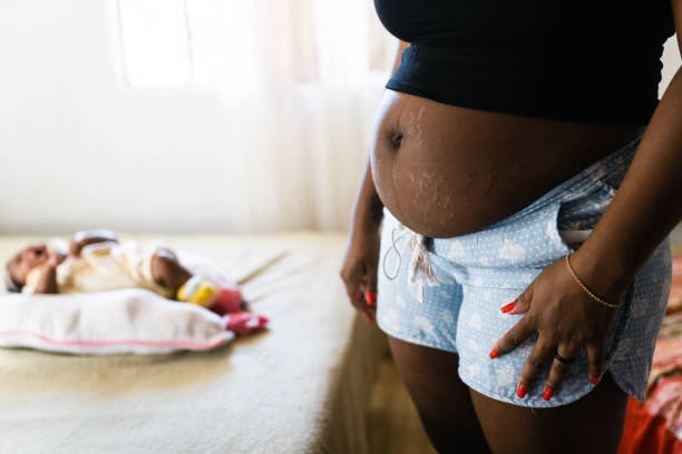 LifestyleAlt's tweet photo. The whole concept of “snapping back” after pregnancy needs to be thrown away.

You shouldn’t be trying to go back to anything.

New moms,your body has changed permanently, you need to focus on making it even stronger than it was before.

And that takes a lot of time &amp; patience. https://t.co/nQGIpb4GWi