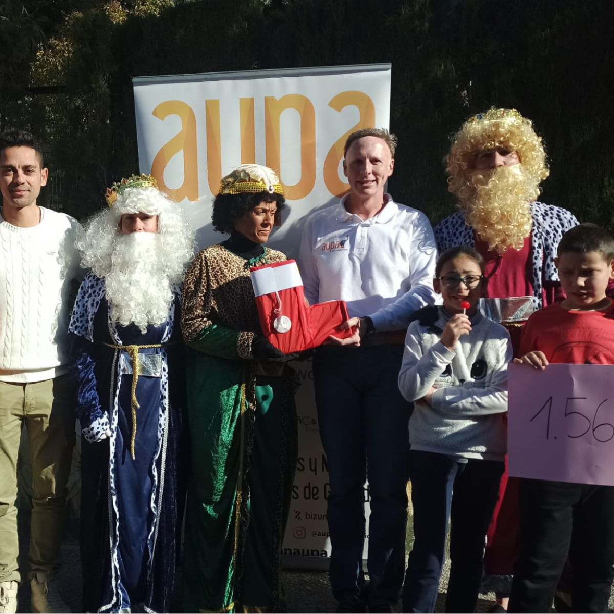 AUPA_asociacion's tweet photo. Hoy ha tocado el turno al CEIP NUESTRA SEÑORA DE LAS ANGUSTIAS de Huétor Vega. Han recaudado 1565,75 € en su mercadillo solidario y un año más han pensado en nosotr@s.

¡Gracias! ❤

#aupa #niñosconcancer #cancerinfantil #asociacioncontraelcancerinfantil #menostipicos https://t.co/rFi3uU4W3b