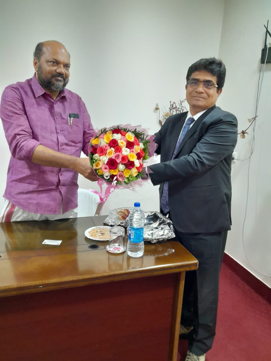 MidhaniLtd's tweet image. A delegation of #MIDHANI, a PSU under MoD, GoI, and #KMML, a Govt. of Kerala undertaking has met Shri P. Rajeev, Hon'ble Minister for Industries, Law, and Coir, Govt. of Kerala. They have discussed the facility augmentation of KMML plant.