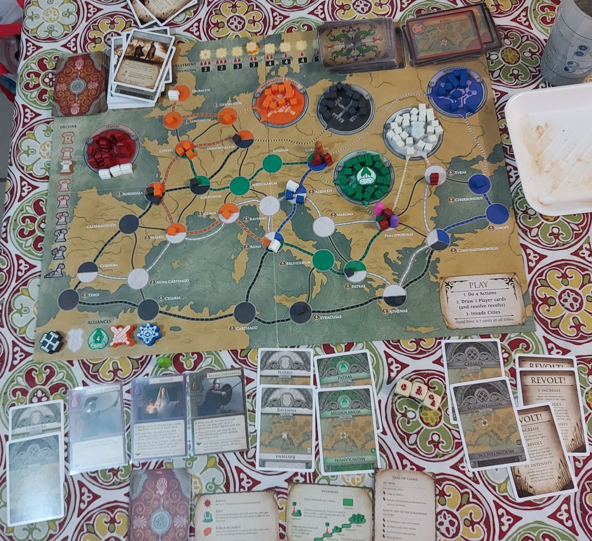 Roshlopez1's tweet photo. ⚔️🛡🗡 Gané mi primera partida de #PandemicFallofRome tal vez hice algo mal...pero según yo, gané. 3 alianzas y no hay bárbaros de las otras 2 tribus.🥹🗡🛡⚔️
#boardgames  #pandemic #fallofrome #bgg #gameplay #happy #strategicgame #atesymeeples #juegosdemesa #Roma #caídaderoma https://t.co/NSUmIJepet