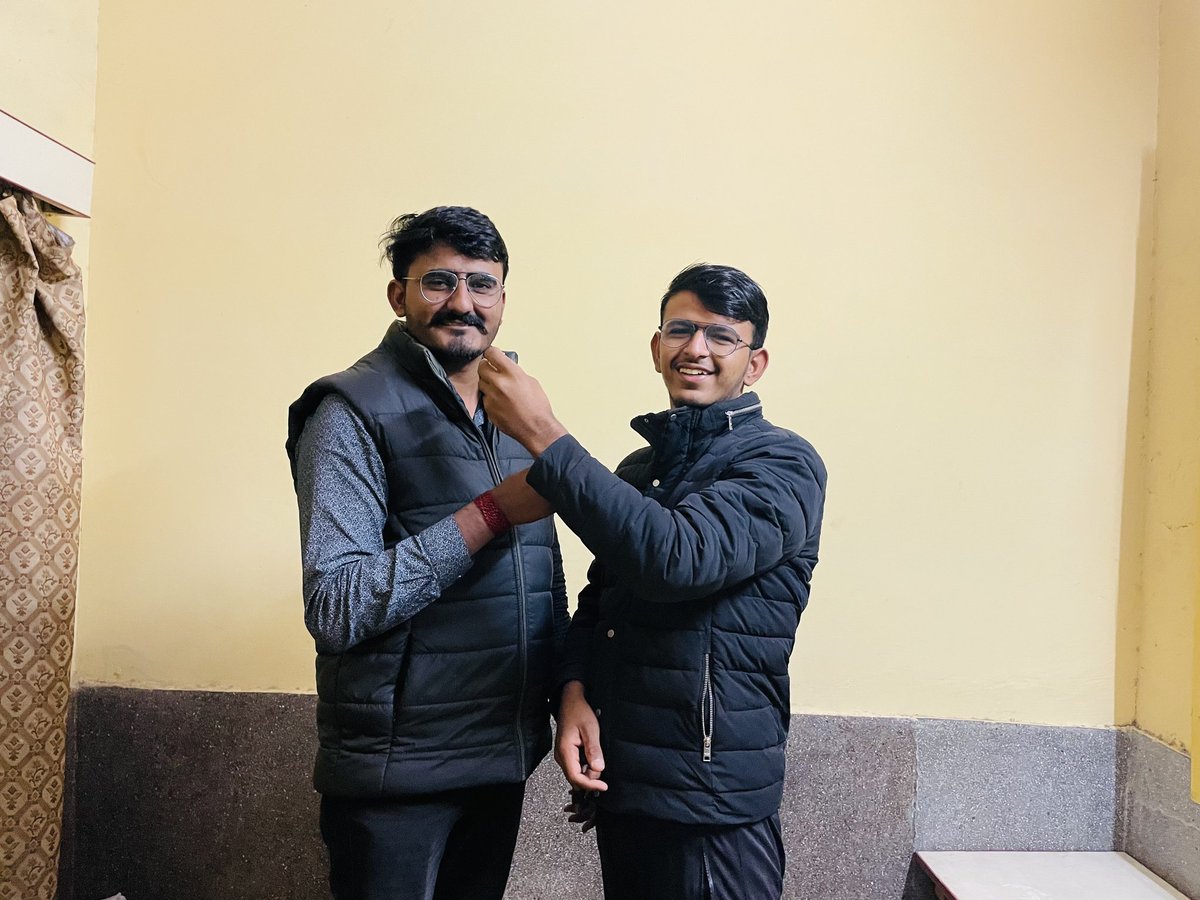 GanpatDigital's tweet photo. प्रिय मित्र एवं डिजिटल दुनिया मे डिजिटल किंग, साथी सहयोगी, बड़े भाई श्री @ishankarpatel जी पटेल को जन्मदिन की हार्दिक बधाई एवं शुभकामनाएं!
🙏🎉💐

#happybirthdaydigitalking https://t.co/w3aeismlaK