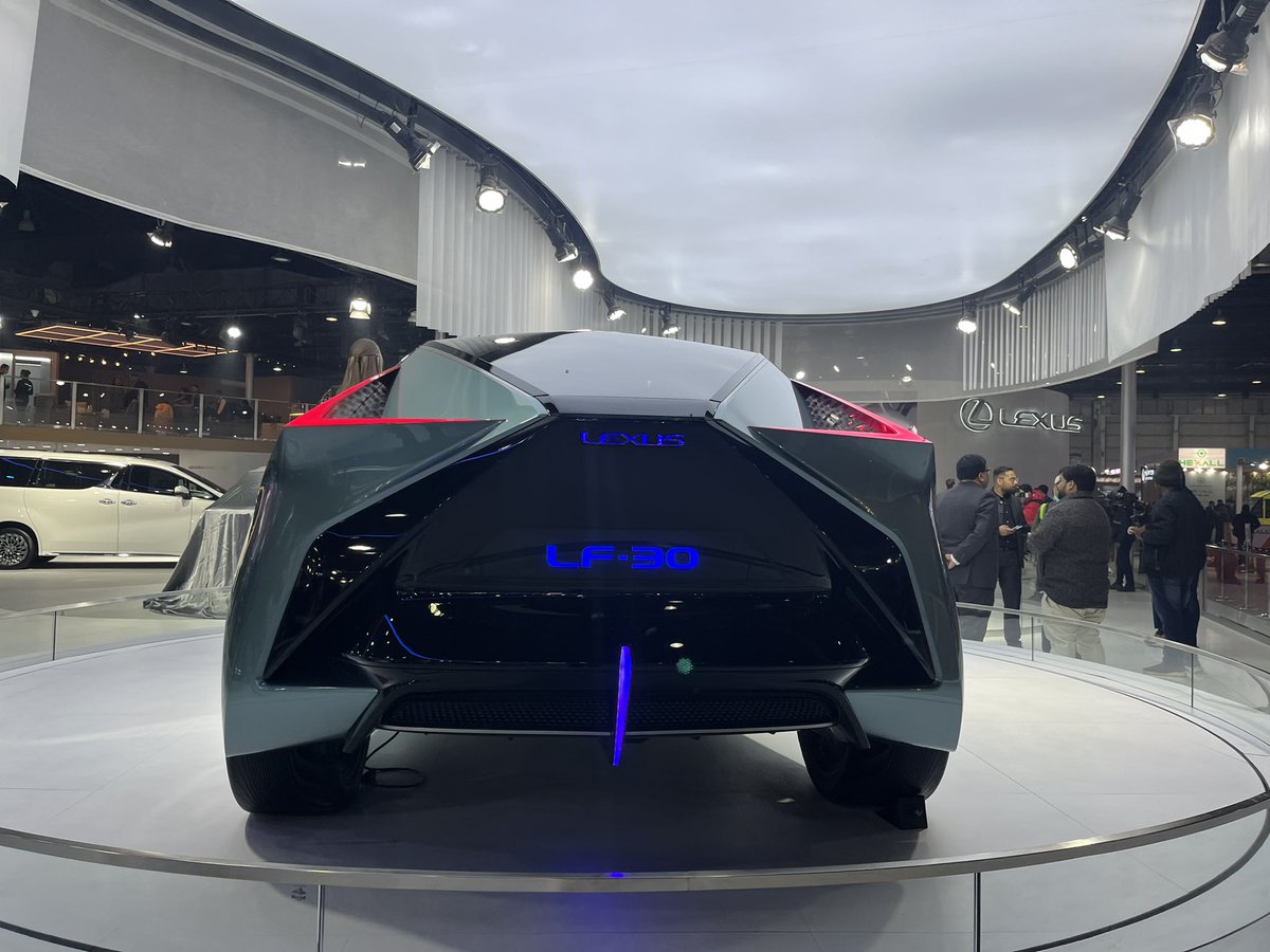 Reporter_indian's tweet photo. डिज़ाइन के मामले में लेक्सस का कोई जवाब नहीं
Lexus concept car, LF-30

#AutoExpo2023 #lexusLF30 https://t.co/yJe8fShYwD