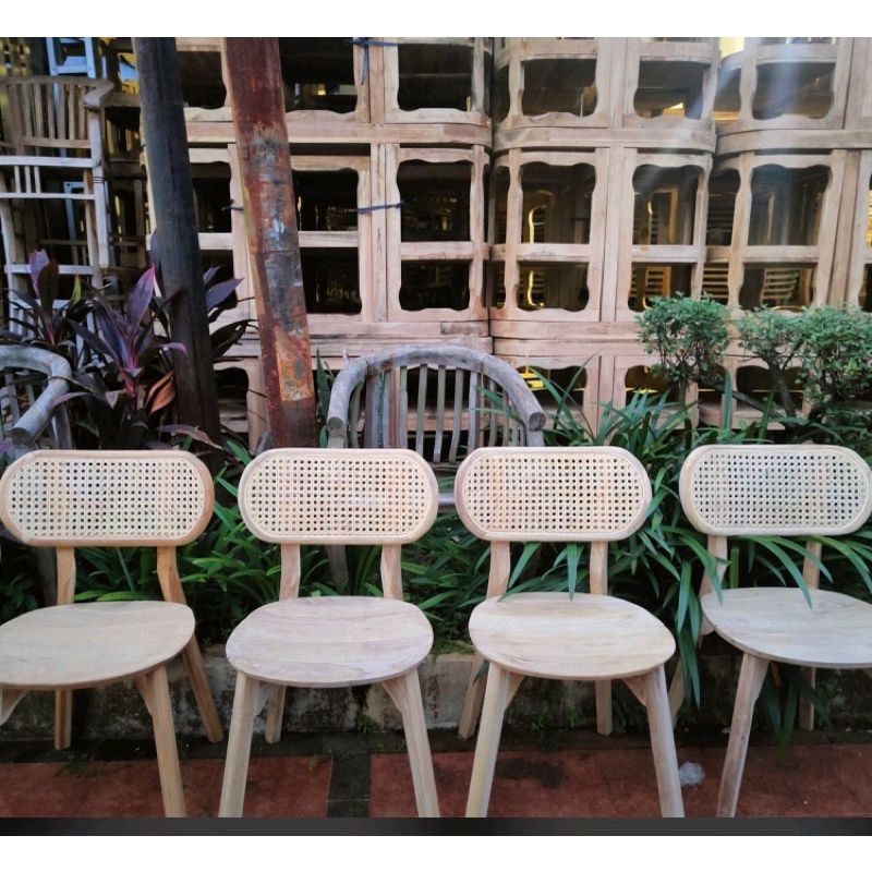 diahphita's tweet photo. Lucu yaaa 😍😍 Cek kursi minimalis modern kursi cafe kacang kursi minimalis jati solid dengan harga Rp270.000. Dapatkan di Shopee sekarang! https://t.co/Cgx0mzlOr7 https://t.co/SCAVle3oTx