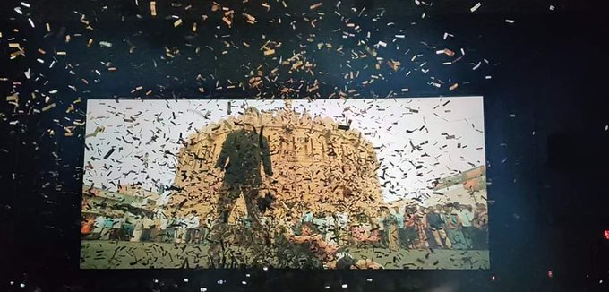 AnilRavipudi's tweet photo. It’s 3 Years for #SarileruNeekevvaru but the memories are still fresh🤗
Thanking Super🌟 @urstrulyMahesh garu for believing in me to deliver a Blockbuster that I cherish forever❤️
#3YearsForBlockbusterSLN🔥
@vijayashanthi_m @AnilSunkara1
 @ThisIsDSP @AKentsOfficial
@SVC_official https://t.co/w871ndiVW2