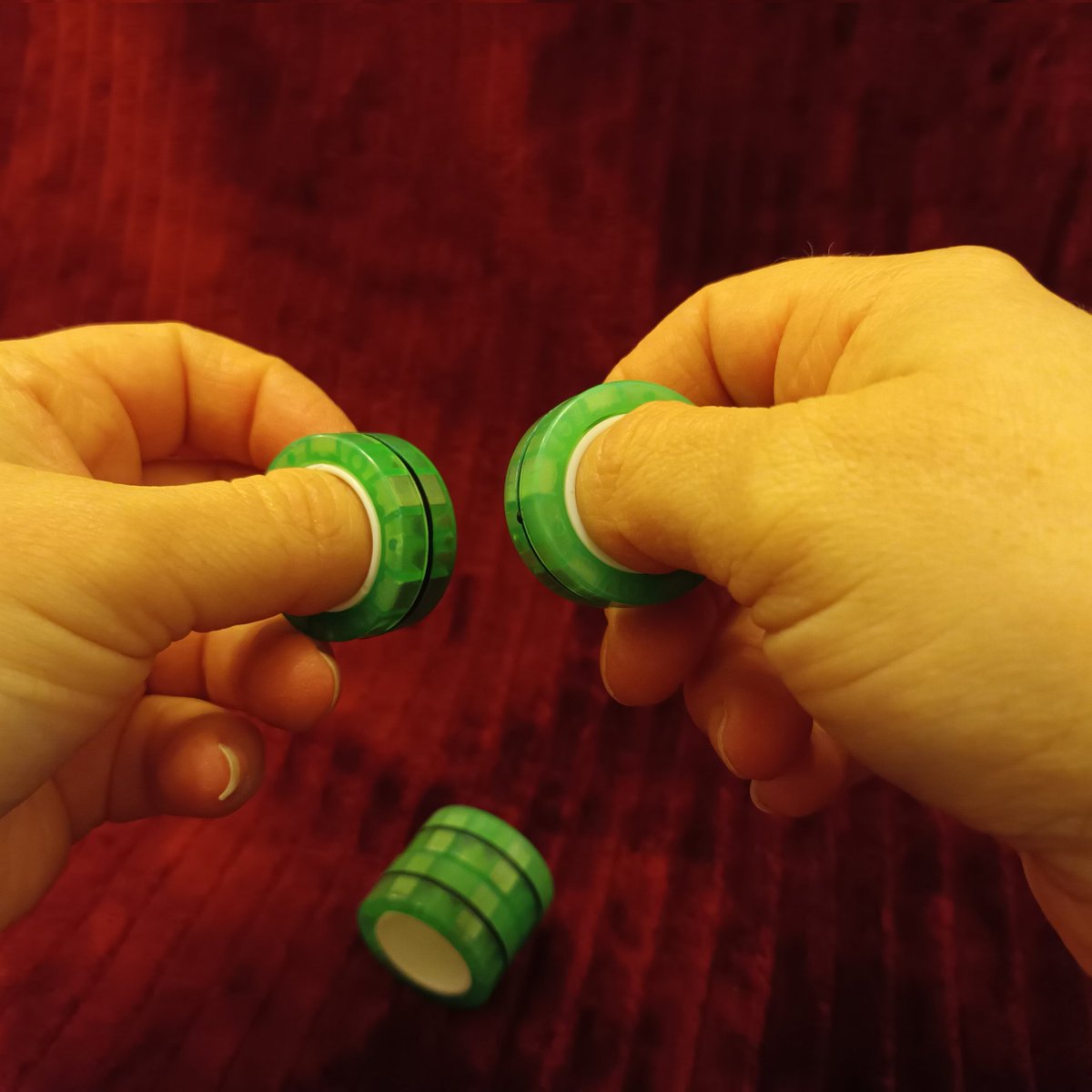 misstoethumb's tweet photo. Thumbin' Thursday. 
#thumbing #thumbs #hands #fetish #toethumb https://t.co/eHA7e5bGb2