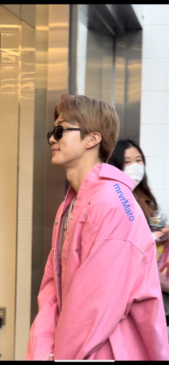 mrvrMaro's tweet photo. Happiest Birthday bebu 🥰🥰 @official_hoony_ 

#HoonyStation💙
#ThisSeunghoonThatBirthday
#이승훈 #위너 #LeeSeunghoon #Seunghoon #Arudaum #HOONY https://t.co/1WDLOxQRyq
