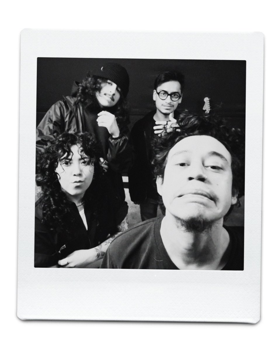 nes3000's tweet photo. luv mi band foo’s https://t.co/ohvgKMonuY