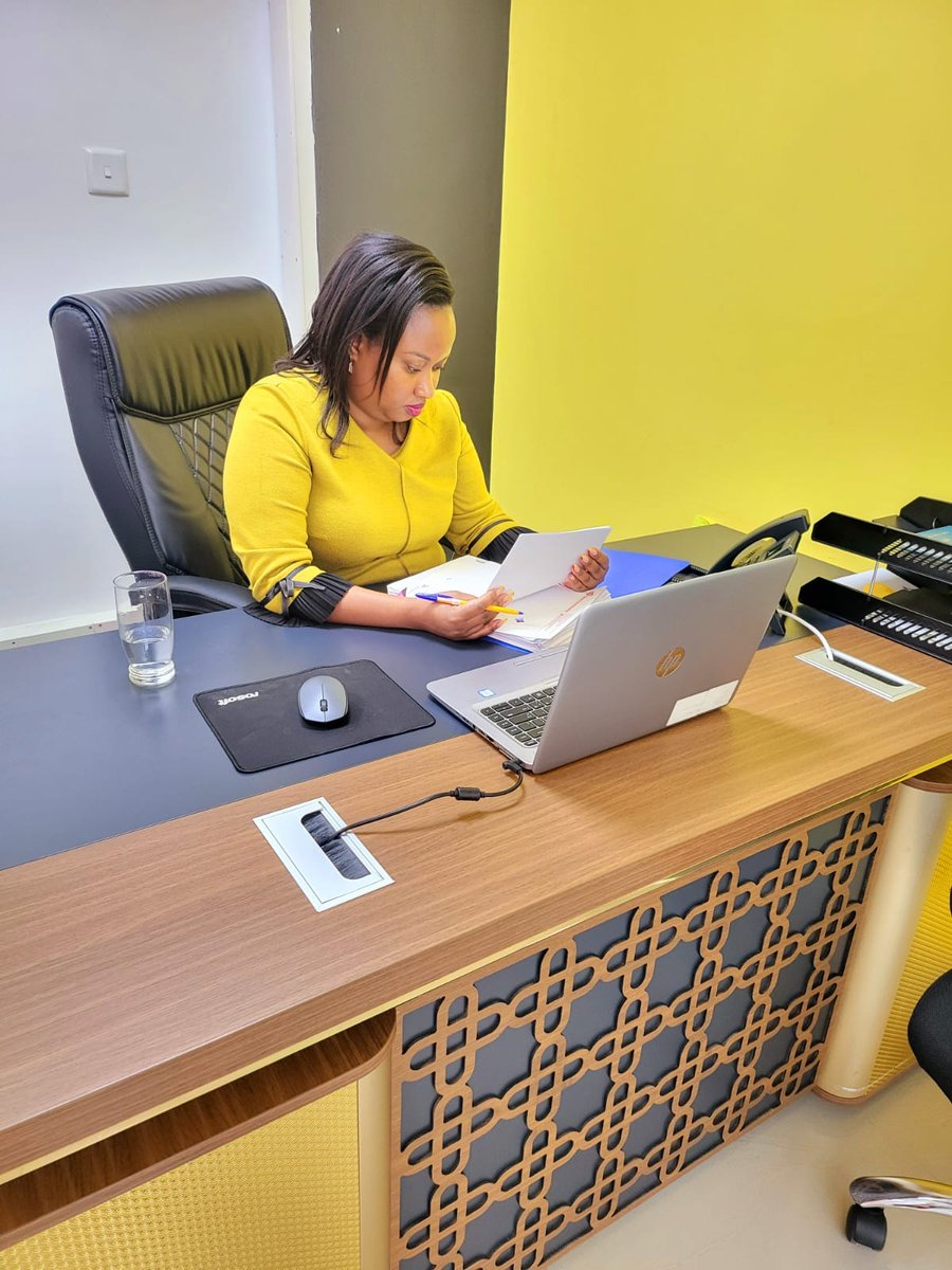 SanguFM's tweet photo. Good morning my people? Betty Musambi aka LadyB here.
Am here for you from 10am to 1pm
Tila Yutia WCW edition. 
* Kitui &amp; Mks- 93.4FM 
* Makueni- 96.2FM 
* Online- https://t.co/EBUXvzrwZv or download Sang'u FM App from Google Play store. 
Call live on air:0703 93 93 93 
Sms:23962 https://t.co/KLjxtnOxIM