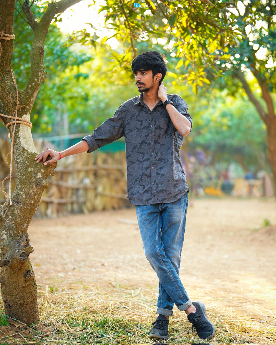 Pavangundarapu_'s tweet photo. My Aura is an asset of my life.
.
Editing.@Pavangundarapu_
.
#pavangundarapu #pavangundarapuphotography #light #naturelight #sunrays☀️ #green #mangotree #adityaengineeringcollege_surampalem #location #fashion #sonym4 #sony #love #tweet #sankrathi https://t.co/DstHvOIHN8