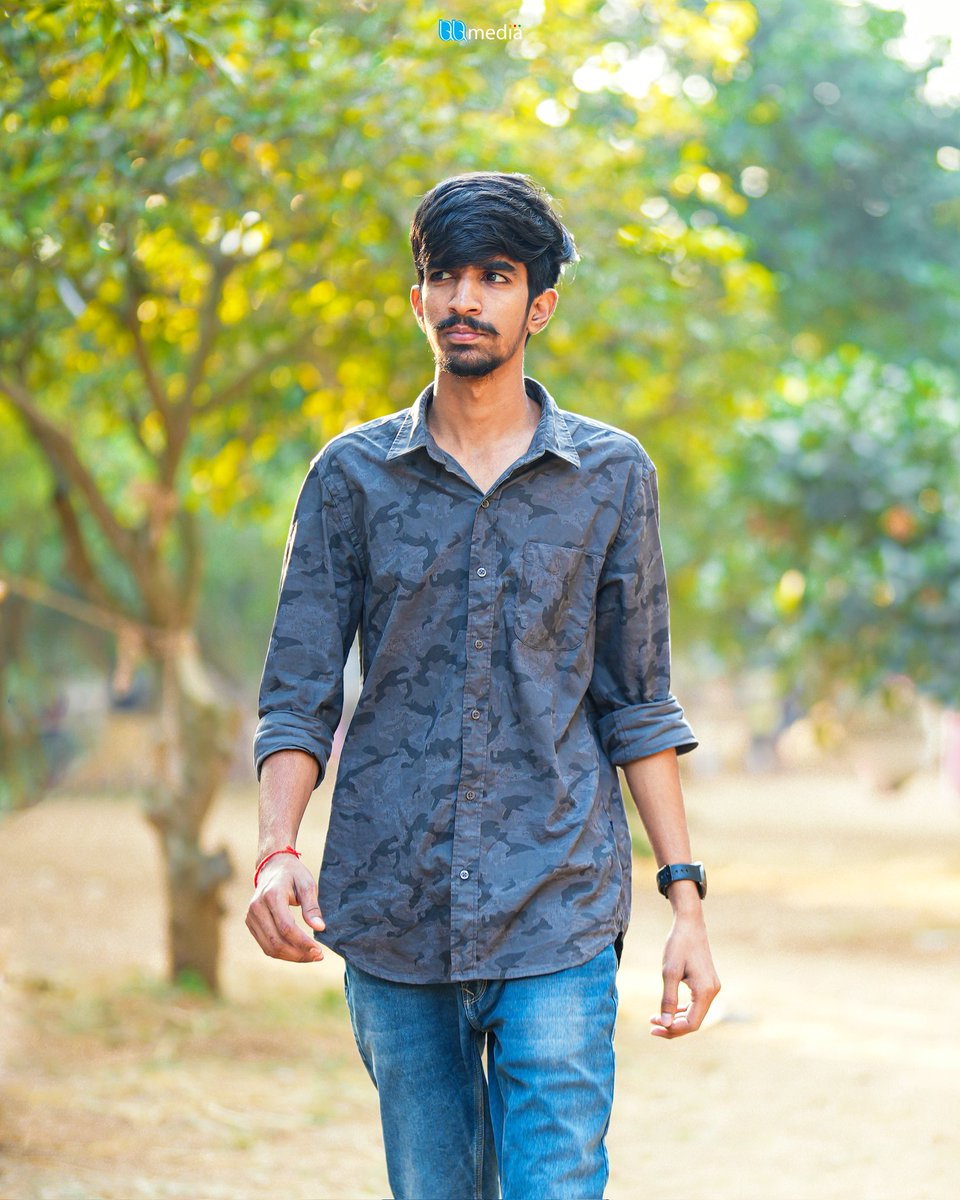 Pavangundarapu_'s tweet photo. My Aura is an asset of my life.
.
Editing.@Pavangundarapu_
.
#pavangundarapu #pavangundarapuphotography #light #naturelight #sunrays☀️ #green #mangotree #adityaengineeringcollege_surampalem #location #fashion #sonym4 #sony #love #tweet #sankrathi https://t.co/DstHvOIHN8