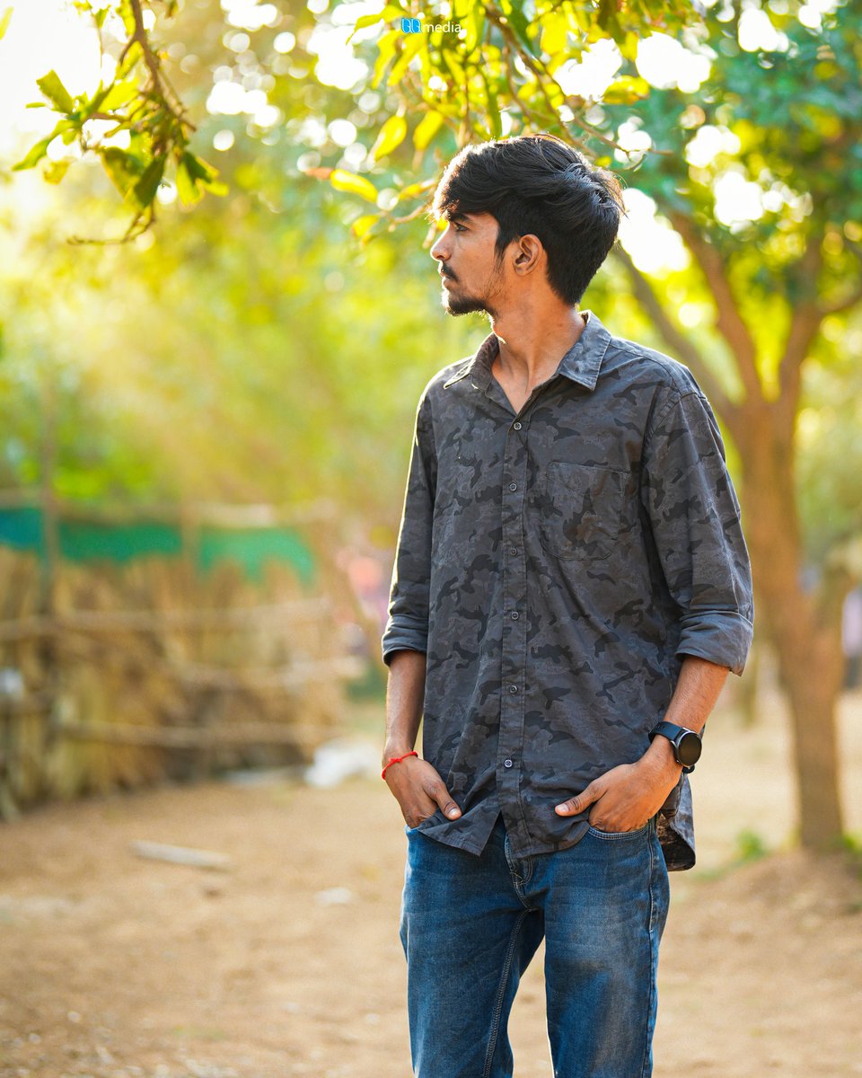 Pavangundarapu_'s tweet photo. My Aura is an asset of my life.
.
Editing.@Pavangundarapu_
.
#pavangundarapu #pavangundarapuphotography #light #naturelight #sunrays☀️ #green #mangotree #adityaengineeringcollege_surampalem #location #fashion #sonym4 #sony #love #tweet #sankrathi https://t.co/DstHvOIHN8