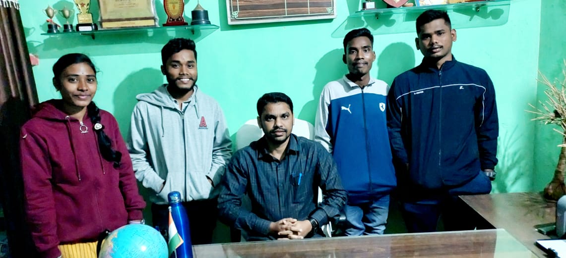 NNuapada's tweet photo. It is our pleasure to inform that 4 youth leaders from Nuapada district has been nominated to represent in 26th National Youth  Festival to be held at Hubbali- Darward, Karnataka from 12th to 16th January 2022 Selected youth leaders to participate in youth festival 
@YASMinistry https://t.co/bLVbOwUFvm