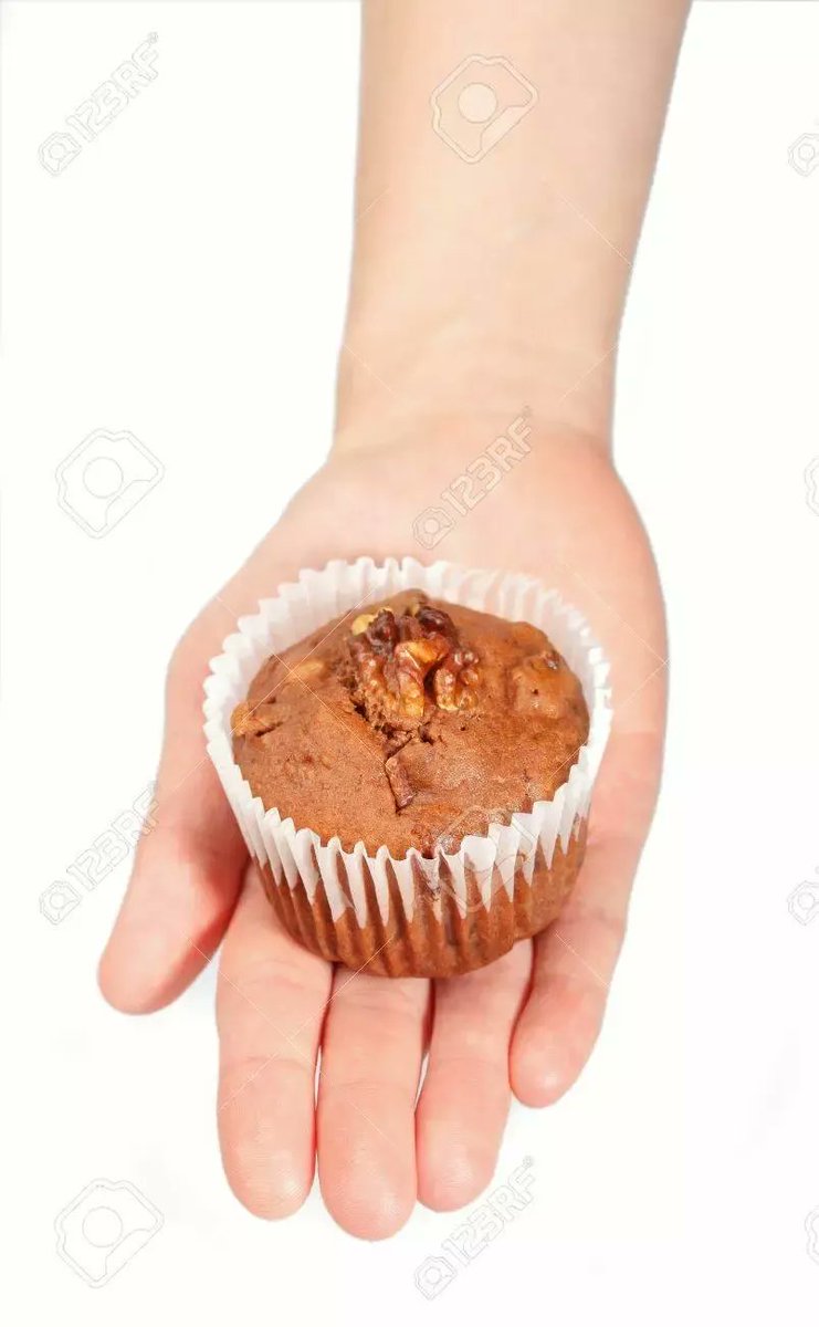 popfizz2003's tweet photo. @creditedartist Happy birthday! I hope  this muffin can be a nice substitute for a cake https://t.co/lghvP53Z72