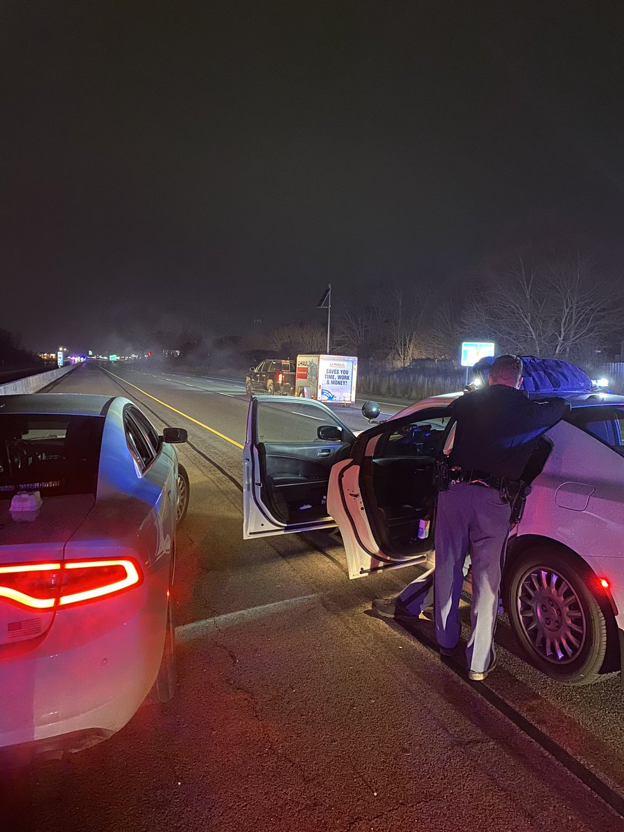 ISPPendleton's tweet photo. ISP currently has I465 WB/EB shut down for a pursuit that has turned into a barricaded individual.  Please avoid the area and find and alternate route. https://t.co/zRt7t7tXrC