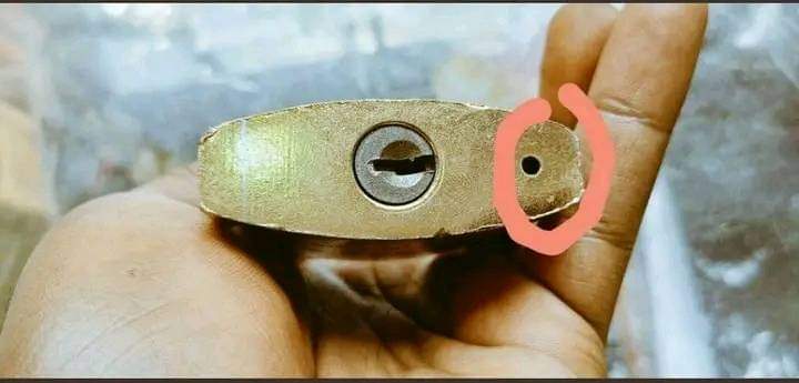 MICHAEL13155862's tweet photo. Y'all can't tell the usage of this hole https://t.co/JTvL8Laar7