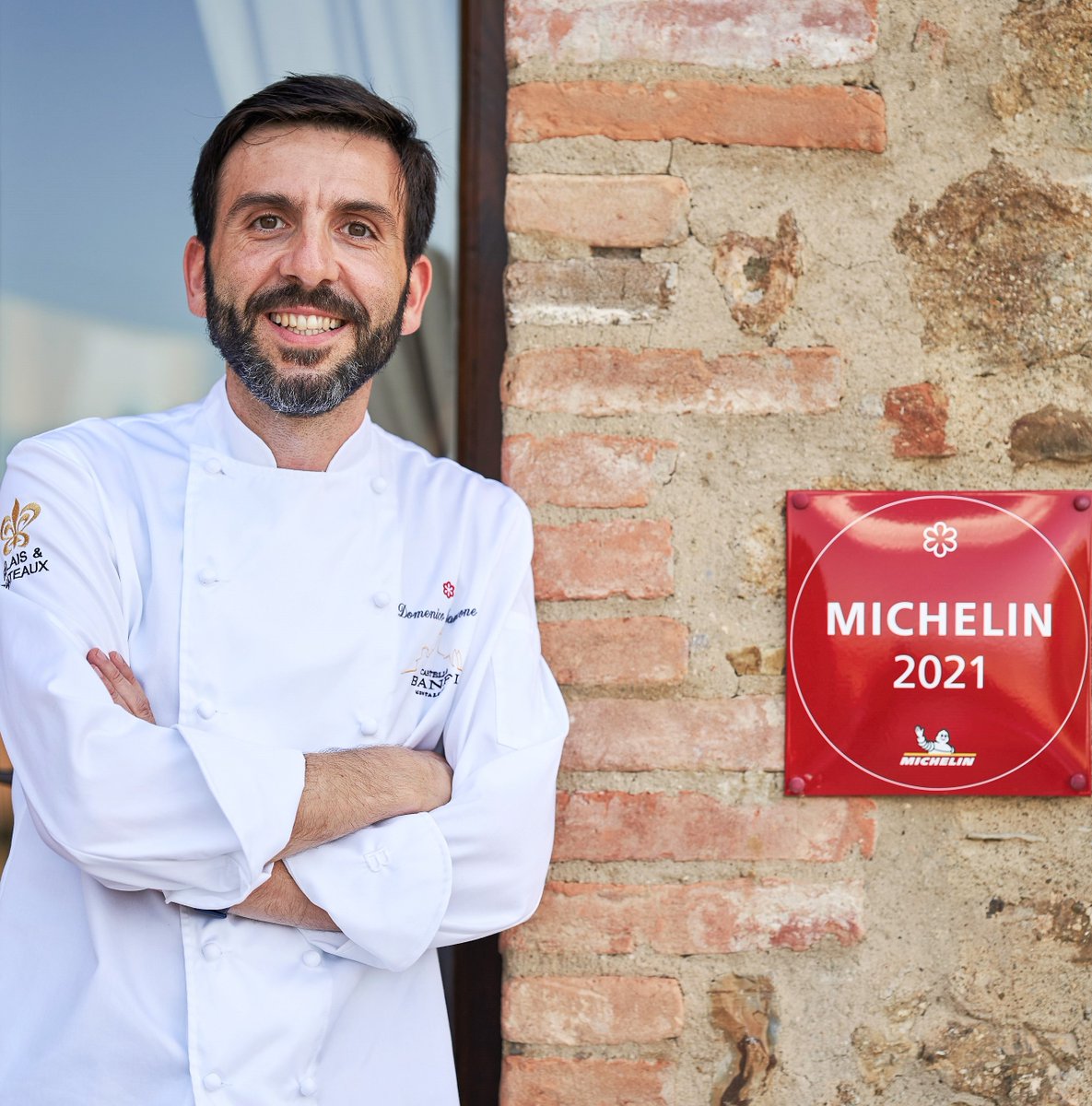 vakkarumaldives's tweet image. Get ready for a one-of-a-kind culinary adventure at Vakkaru Maldives. Join us on 22 January for an ultra-exclusive wine dinner in collaboration with Banfi, Michelin-star Chef Domenico Francone and Di-vine Cellars Maldives. 
#VakkaruMaldives #Banfi #MichelinChef