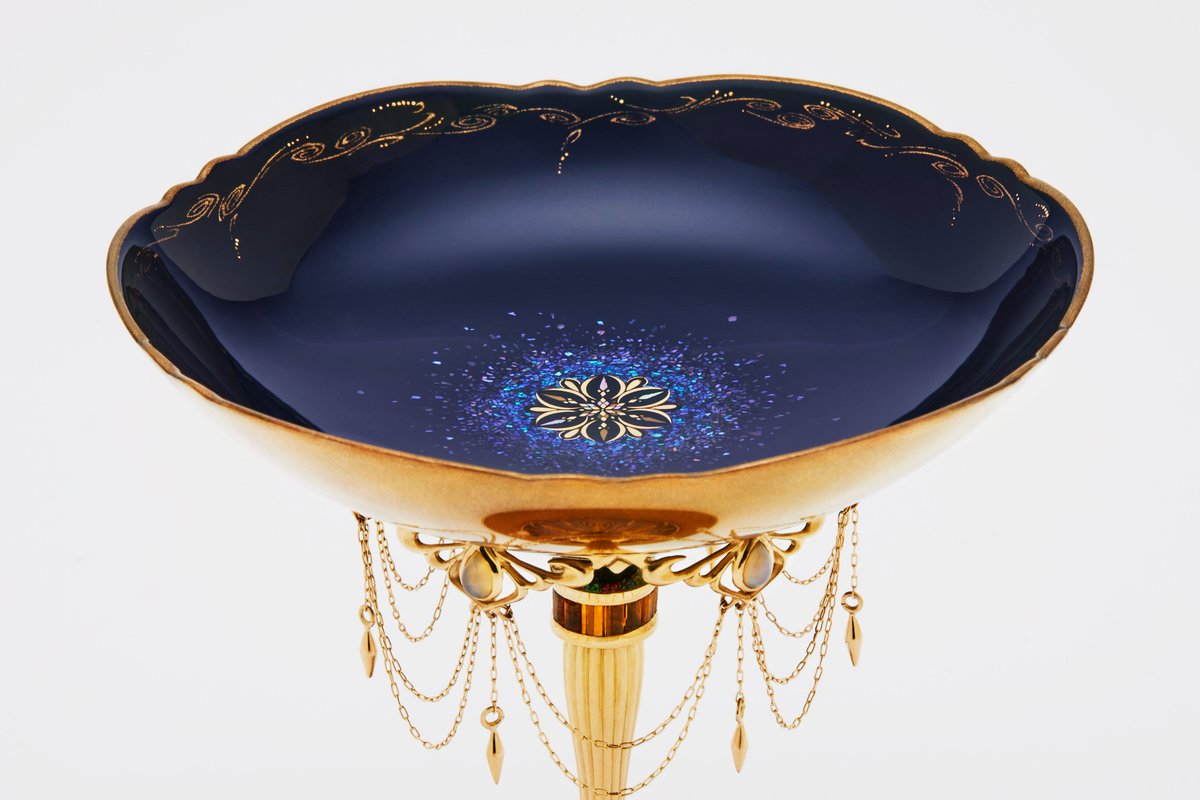 AsaiPassion2021's tweet photo. Our wish is to make the beauty of Urushi(lacquer) known to as many people as possible.
Photo by Tadayuki Minamoto
#AsaiYasuhiro #YasuhiroAsai #heavenandearth #urushiart #makie #raden #lacquerware #shellinlay #motherofpearl #goblet #madeinjapan #contemporary #beautyofUrushi https://t.co/Z5Qnlo8CtZ