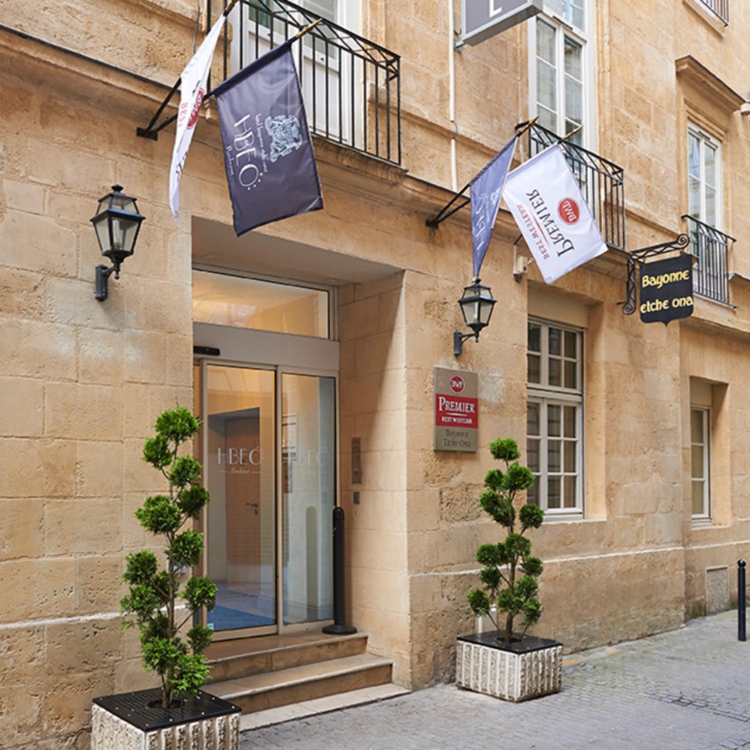 hemispheresudRP's tweet photo. En 2023, nous avons le plaisir de vous présenter deux nouveaux clients✨
#hellotravel ✈️ qui a pour mission de créer un impact positif par le voyage et la rencontre
#BestWestern Premier Hôtel Bayonne Etche-Ona 🛏 de Bordeaux
Plus d'infos ➡️ https://t.co/BpwuZhiAA8
#RP #agenceRP https://t.co/5mXWjcd9CP