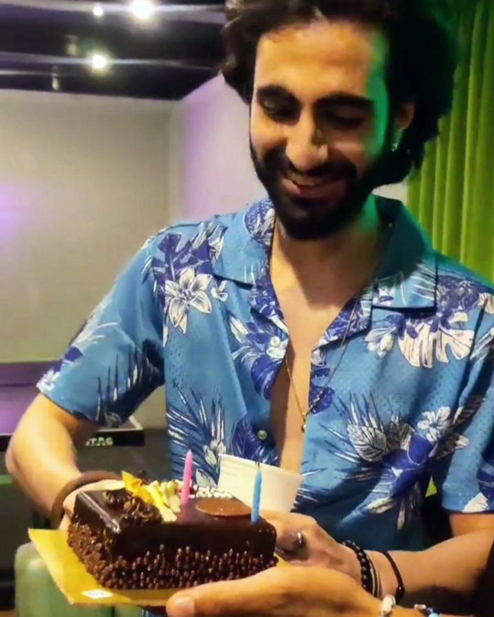 yash_nagar_fp's tweet photo. Today I complete one more cycle of my existence!!! feels too much to accept the number. Still with the same person met years back, coz he is forever. @wilyfrenzy You are special to me in every possible way. His existence gave my existence a meaning to exist FOR REAL. 

#21 https://t.co/Y6EK2NfK9b