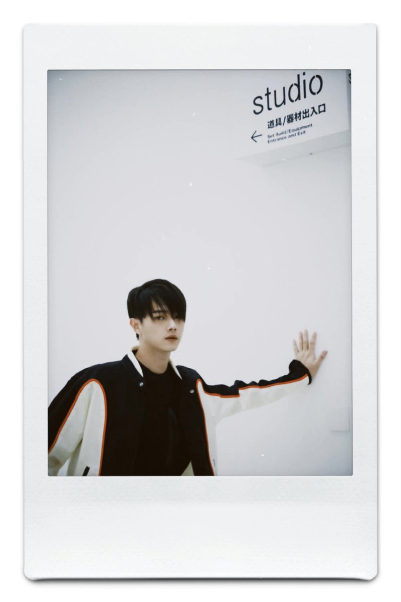 dramapotatoe's tweet photo. #XuKai’s studio shares new snaps https://t.co/FSg52KI0iD