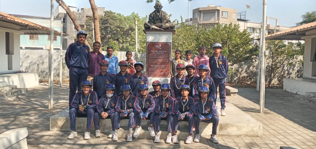 Simayad82948134's tweet photo. #Sabarmaticyclerally 
@ADevvrat @ArvindKapoorTYG @HQ_DG_NCC @NCC_Dte_Gujarat @GovernorofGuj 
At delada Gandhi aashram https://t.co/VJgl1mxFeS