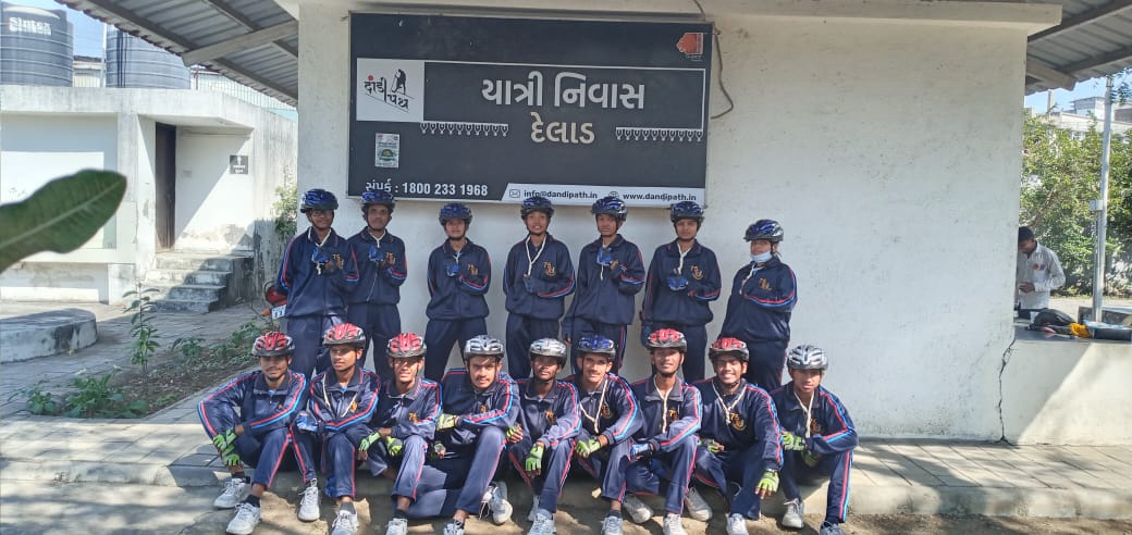Simayad82948134's tweet photo. #Sabarmaticyclerally 
@ADevvrat @ArvindKapoorTYG @HQ_DG_NCC @NCC_Dte_Gujarat @GovernorofGuj 
At delada Gandhi aashram https://t.co/VJgl1mxFeS