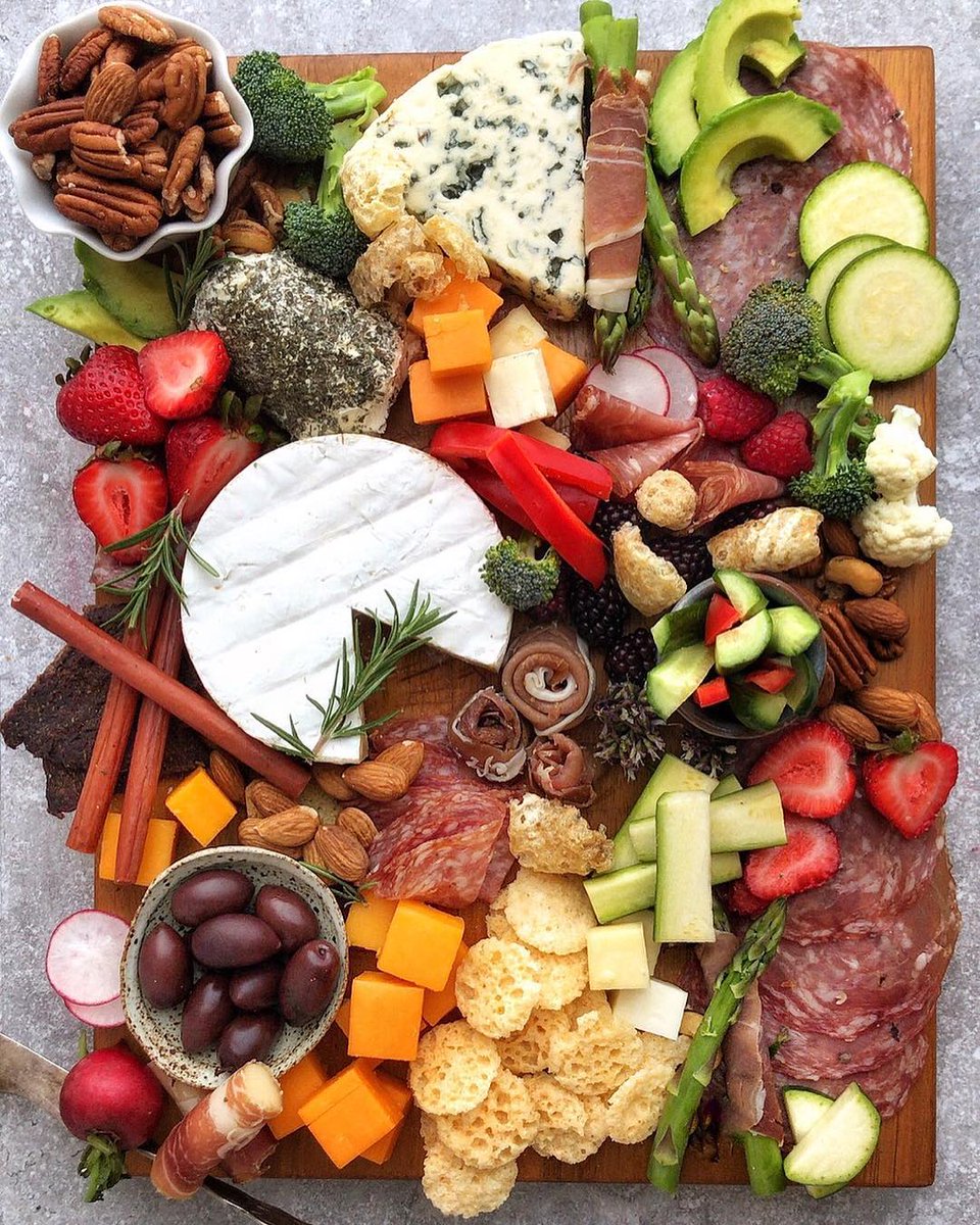 KetoDietEasy's tweet photo. Low Carb Cheese Board ๐ง
.
.
.
.
#BHGfood #f52grams #feedfeed #eeeeeeats #cheeseboard #todayfood #f52 #charcuterie #lowcarbdiet #ketogenicdiet #ketolifestyle #keto #canadaday #lowcarb #charcuterieboard https://t.co/cM6Fsrvi0F