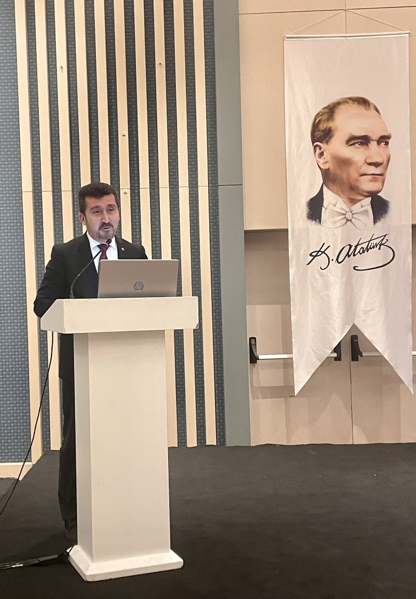 intessendika's tweet photo. Ankara Sosyal Bilimler Üniversitesi iş birliğinde düzenlediğimiz “Anayasa Mahkemesi Bireysel Başvuru Kararları Çerçevesinde İş Hukuku ve Yargılamasının Değerlendirilmesi Semineri” açılış konuşmalarıyla başladı. @aricankazim @_BulentKent_ 
@ASBUedu 
#intes #işhukuku https://t.co/r9wwfmuNIA