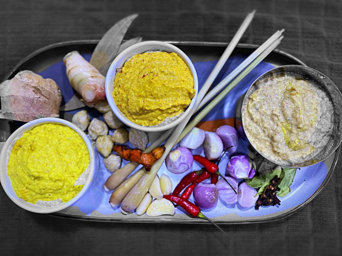 Enggiskitchen's tweet photo. First trading day of the Year!! Grab your Indonesian favourite dish @FinzelsReachMkt today from 11.30-2pm. See you. X https://t.co/9n0DTTVw0P