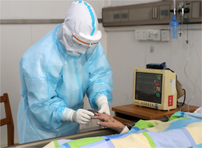 iChongqing_CIMC's tweet photo. With the management of COVID-19 downgraded from Class A to B, the focus of epidemic control has changed from curbing infections to preventing severe cases and saving people's lives, health officials and experts said. #covid #EpidemicControl #infection
https://t.co/2zpEw27E3j https://t.co/N9ooxKZI2B