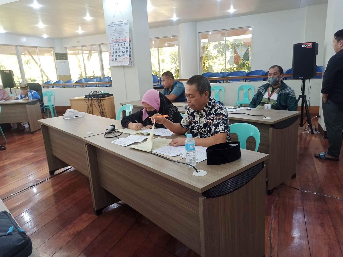 NCMF_BER's tweet photo. The NCMF-Tubod, Lanao del Norte Field Office under Provincial Director Husni B. Sarip, in coordination with the NCMF-Bureau of Pilgrimage and Endowment (BPE), conducted the 2nd Wave of Competency Examination for Sheikh Accreditation held at the Provincial Capitol, Lanao Norte https://t.co/4SFbLS3zrz