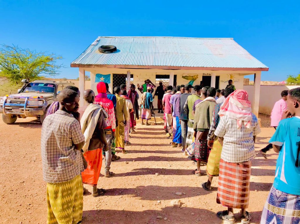 Xooshdocol's tweet photo. Different pictures from different villages; Alula, Hafun, Buruc, Bacaad, Qandala, Qaw, Duudhooyo, Rako, Bosaso, Carmo, Waaciye, you name it! Thanks to our commissioners' dedication fasten their belts to reach the remote areas.
#PLelection
#PLVoterRegistration
#OnePersonOneVote https://t.co/OocbPDoHF0