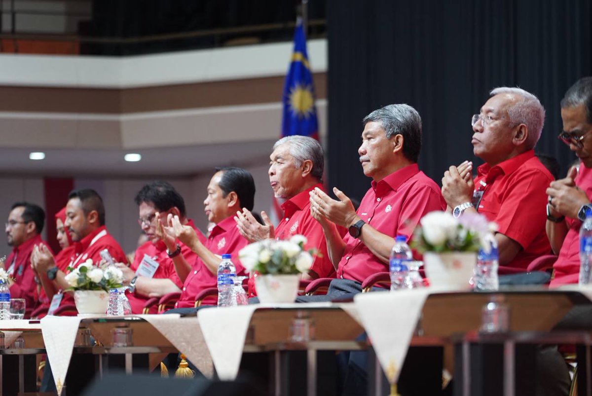 ridhwanali's tweet photo. Hadir. Taklimat Presiden UMNO. 

Perhimpunan Agung UMNO bagi tahun 2022. 

11-14 Januari 2023 | PWTC KL https://t.co/RL6MgBBGTX