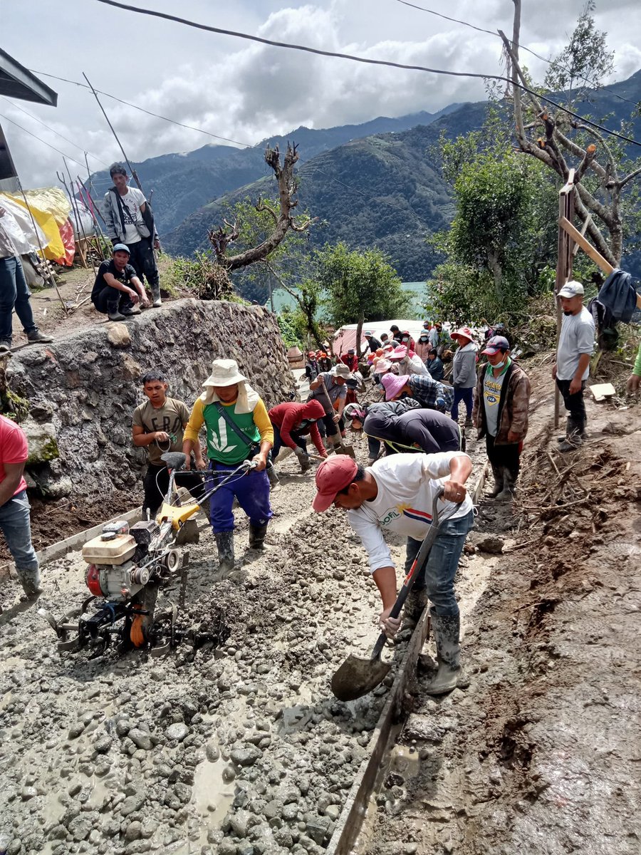 PIA_Cordillera's tweet photo. IN IFUGAO | Residents of Barangay Ap-apid in Tinoc town provided manpower through โBaddangโ (Bayanihan) system for the construction of the Palabayan-Proper Ap-apid Farm to Market Road (FMR) worth P684,530.00. Details: https://t.co/52EgzZLfjL
#KalahiCidss | #binnadang https://t.co/zoFbB4HTKw