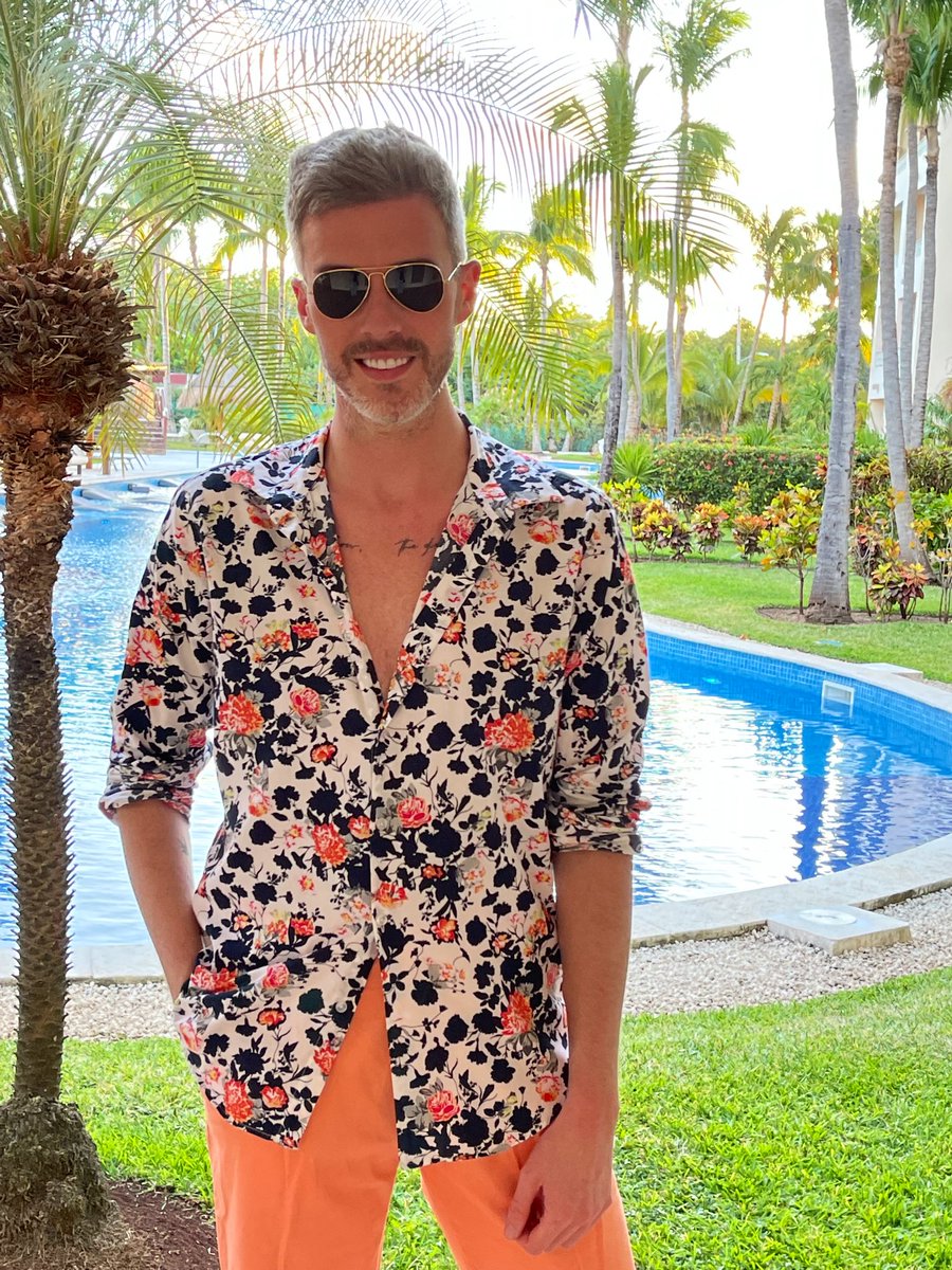 YORKIE007's tweet photo. It’s #jamiewednesday oh for some sun again ! @JamieCollabro https://t.co/PTIV47X5AU