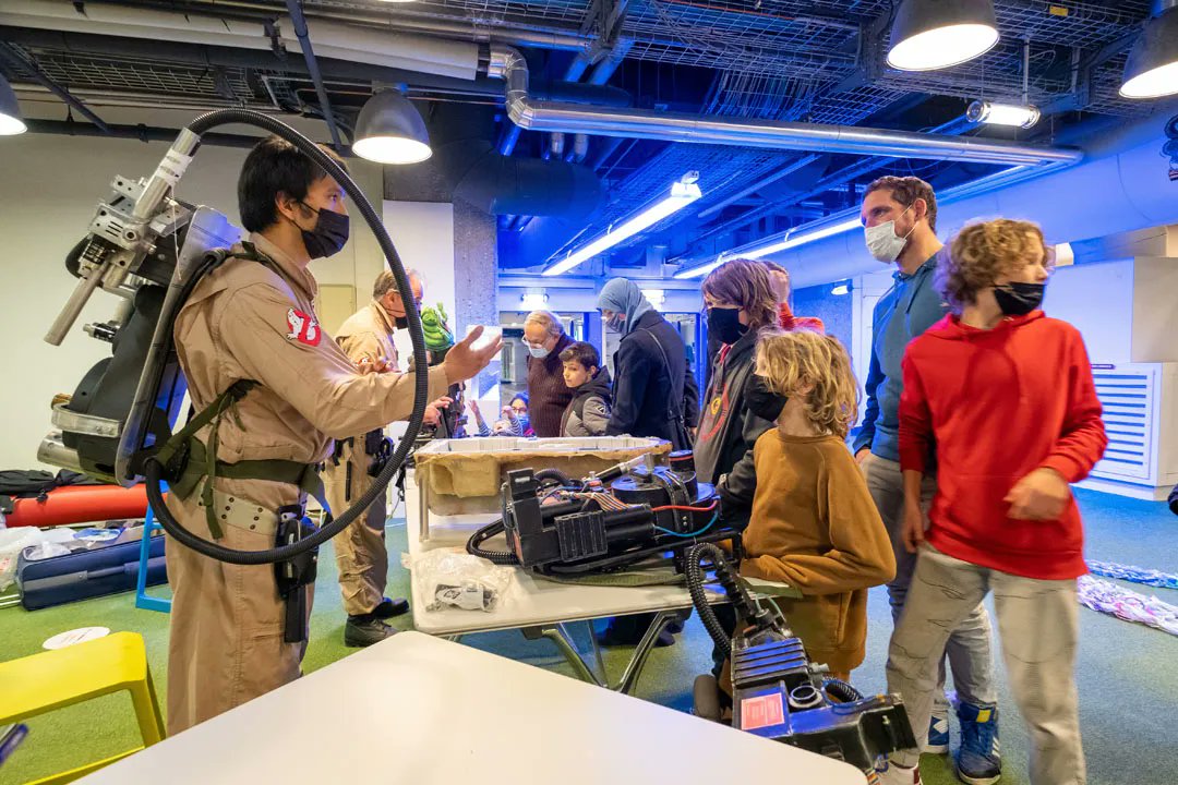 CarrNum's tweet photo. Dans 10 jours RDV à la 5e édition de la #miniMakerFaire ! ✨ 
👉 Samedi 21 JANV. 12h > 18h, venez découvrir des projets créatifs &amp; inspirants développés par des #makers de tous horizons : #JeuVidéo #FabNum #cosplay, etc.
Événement ouvert à tous &amp; toutes ! @citedessciences https://t.co/ApWrkKIyC1