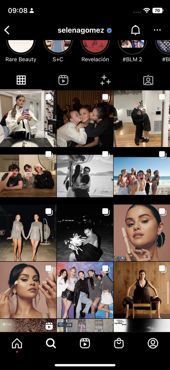 selsbossanova's tweet photo. selenators, we prayed for times like that https://t.co/rmumgBZkvS