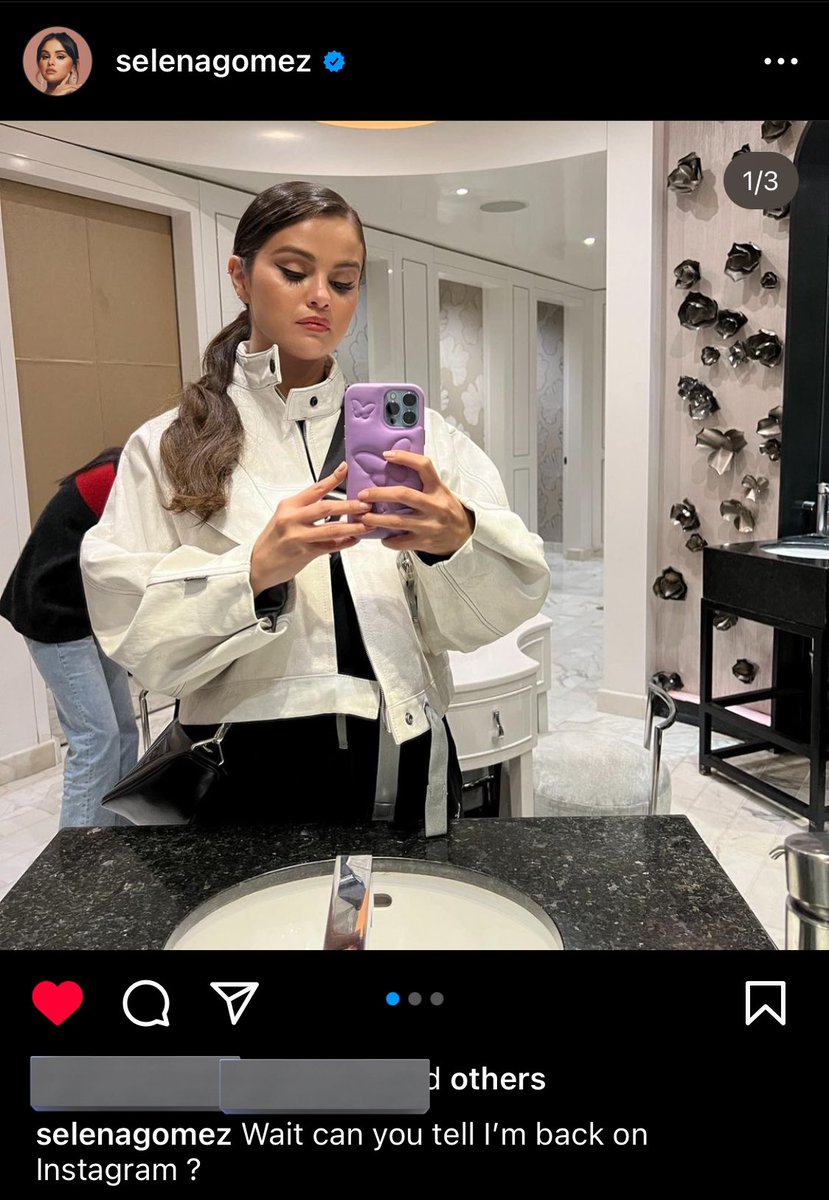 selsbossanova's tweet photo. selenators, we prayed for times like that https://t.co/rmumgBZkvS