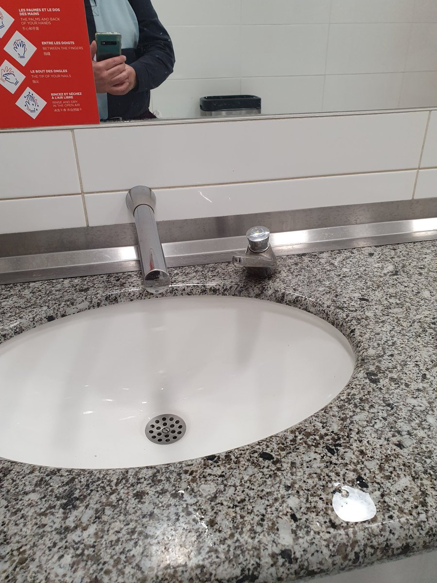 Bonjour Augustin <a href="/Romanet/">Augustin de Romanet</a> , les toilettes livraison bagages Terminal E sont propres. Hélas, pas de savon pour se laver les mains <a href="/GroupeADP/">Groupe ADP</a>