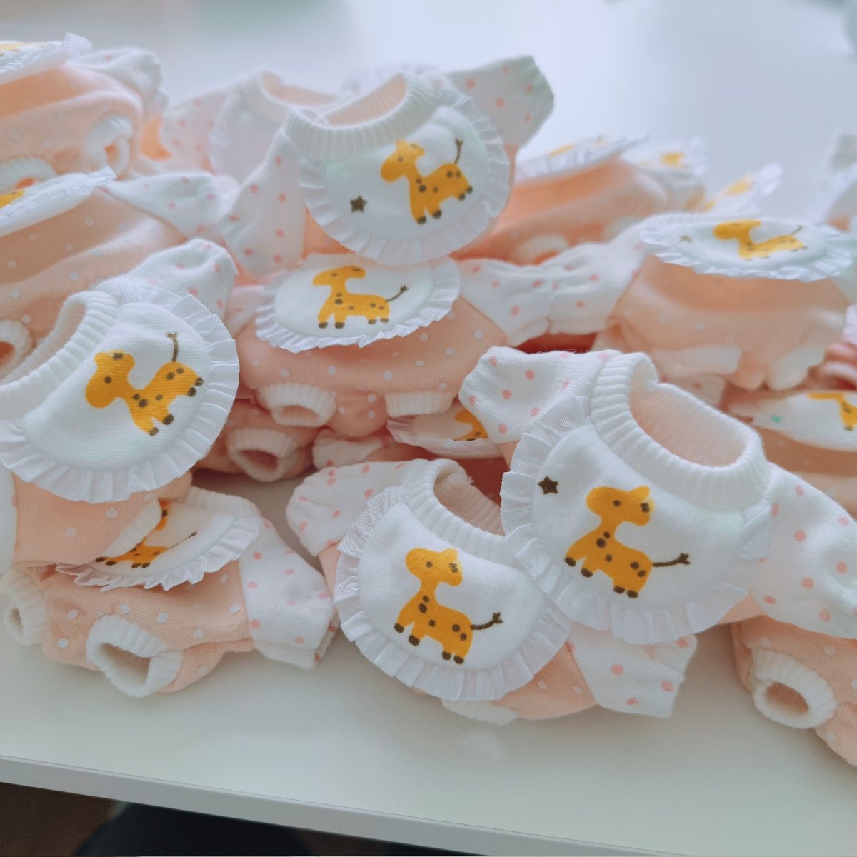 RiRisomsom's tweet photo. #수제애니멀슈트

10cm 인형옷

혹시 추가 오픈 원하실까요?

원하시는 분 RT+하트 부탁드립니다~!!!

후기가 잘 안보여서 다들 좋아하시는지 모르겠네요 ... (8ㅅ8) https://t.co/NhdW59F9lt