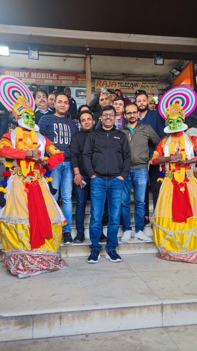 batchumalli's tweet photo. #SuperNote #SuperLaunch @ Patna 🎉
Truly An Overwhelming Market #Patna Is.
The #Super Excitement and #Super Readiness Of #Patna Partners To Break All Records With The #SuperNote is really impressing.
#SuperNote #RedmiNote12 5G Series #HariNiwas #RajaBazaar #PatnaCity https://t.co/ImMTDHiwYJ
