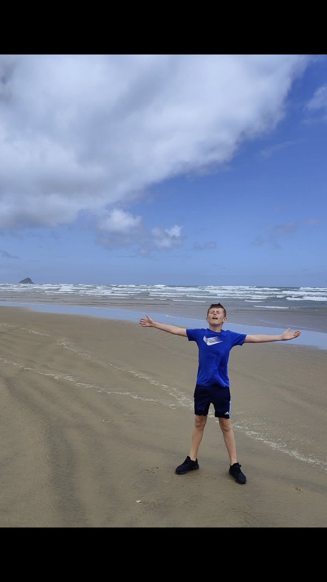andybarber2010's tweet photo. Top of NZ Cape Reinga!!! #Myboy #memories #breathtaking https://t.co/kSgrJOFQhC